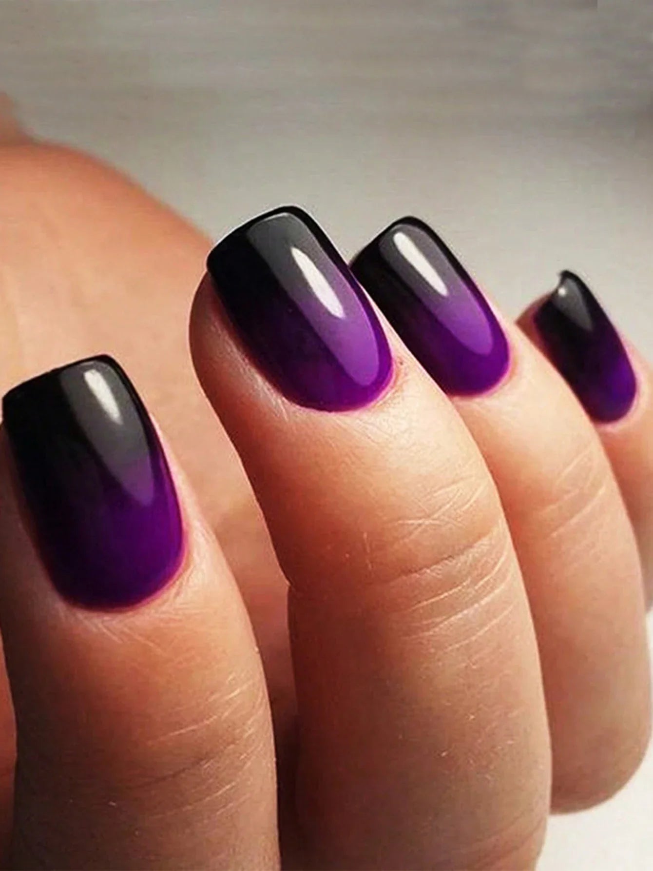 ARTAUG 24PCS Medium White Square Press On Nails