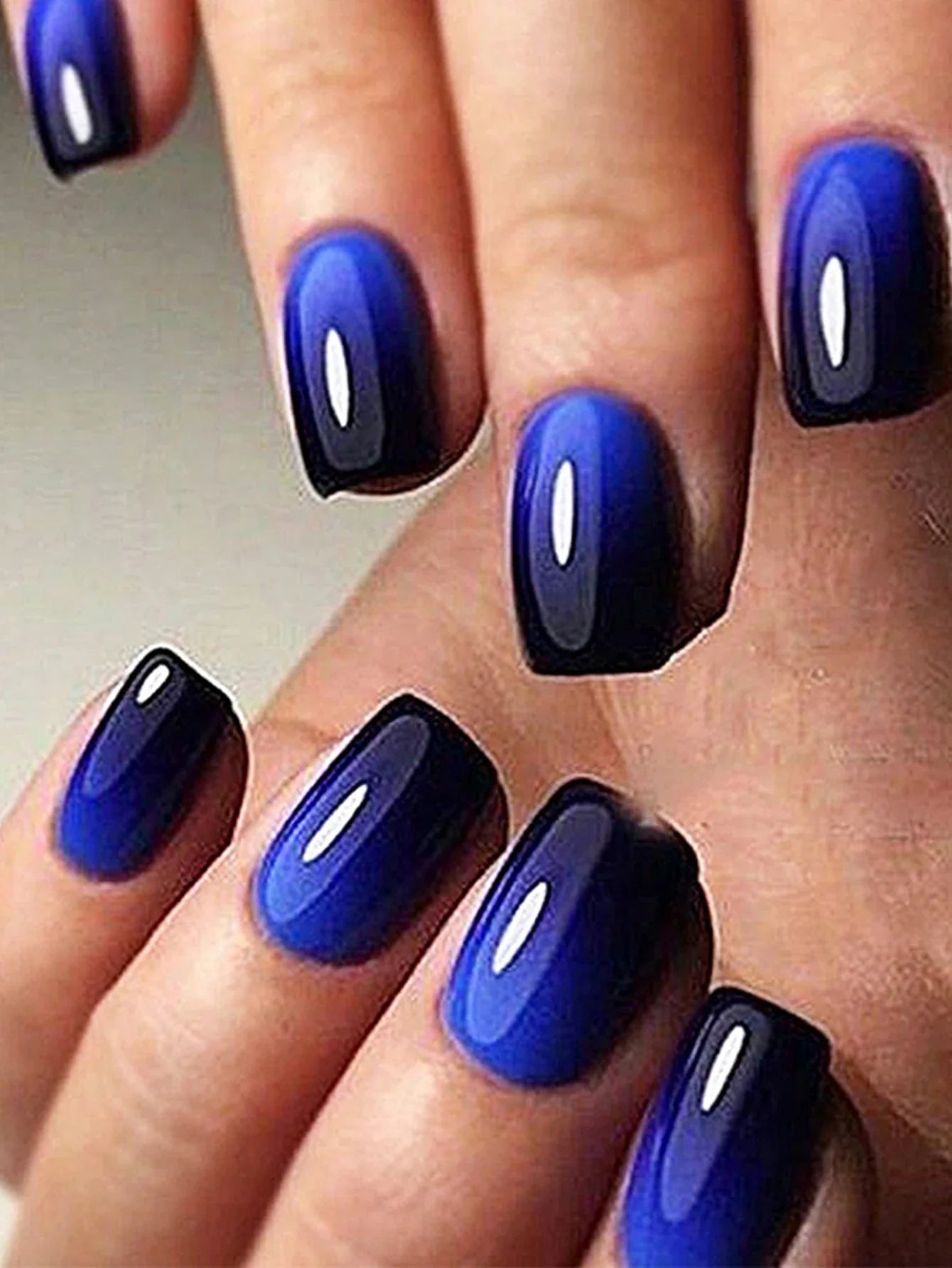 ARTAUG 24PCS Medium White Square Press On Nails