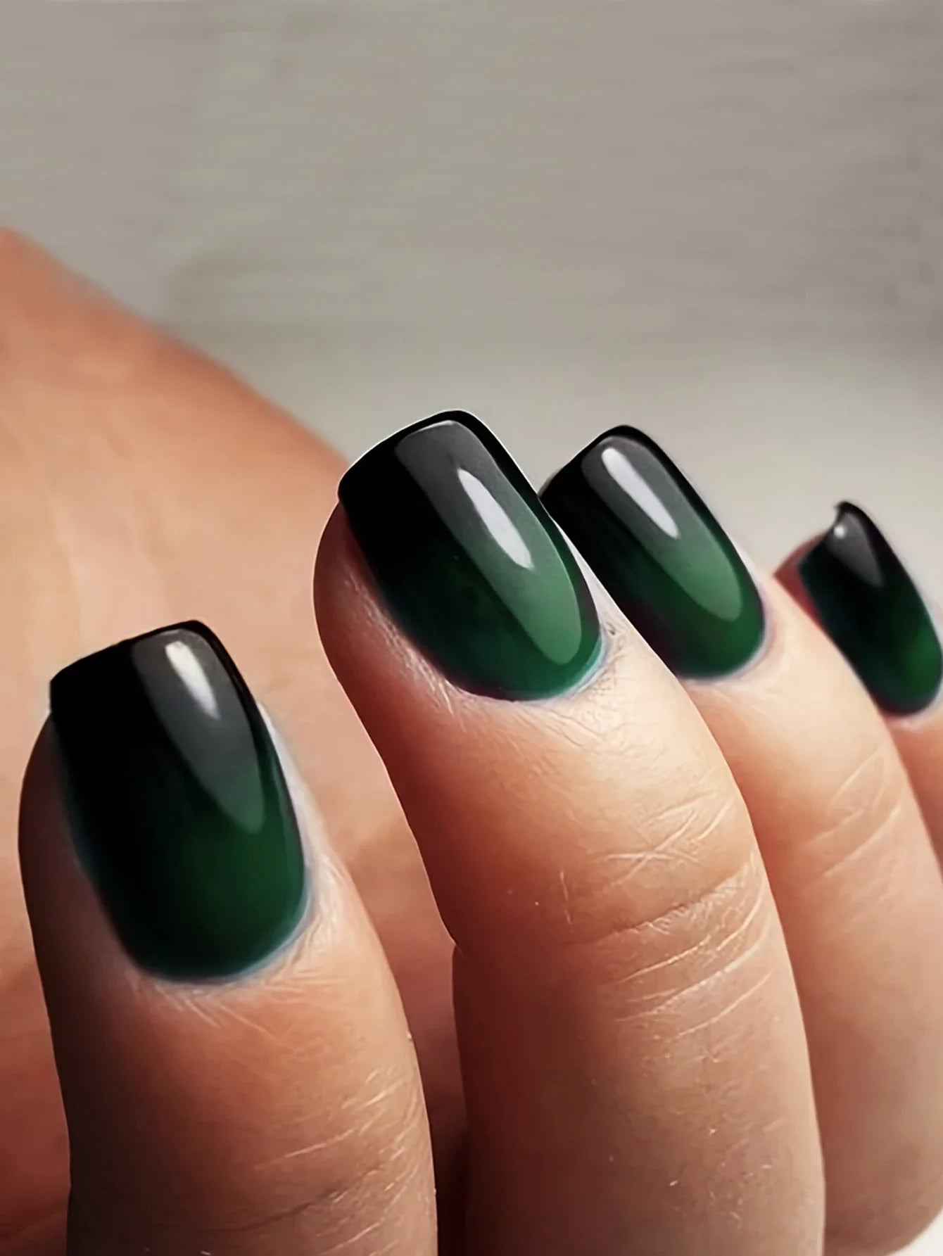 ARTAUG 24PCS Medium White Square Press On Nails