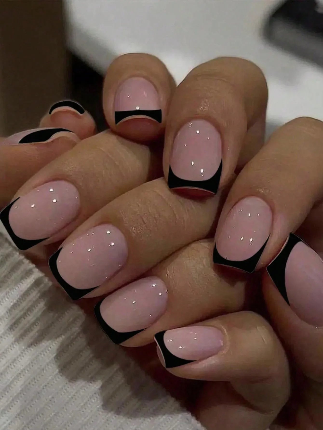 ARTAUG 24PCS Medium White Square Press On Nails