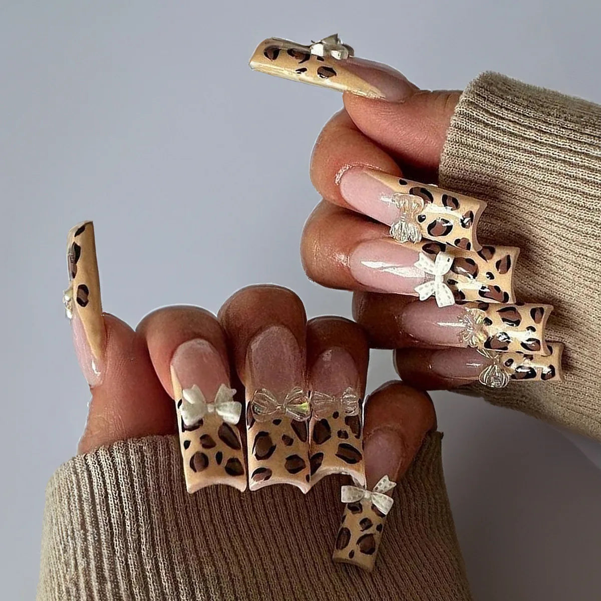 Glamorous Rhinestone-Studded Press-On Nails