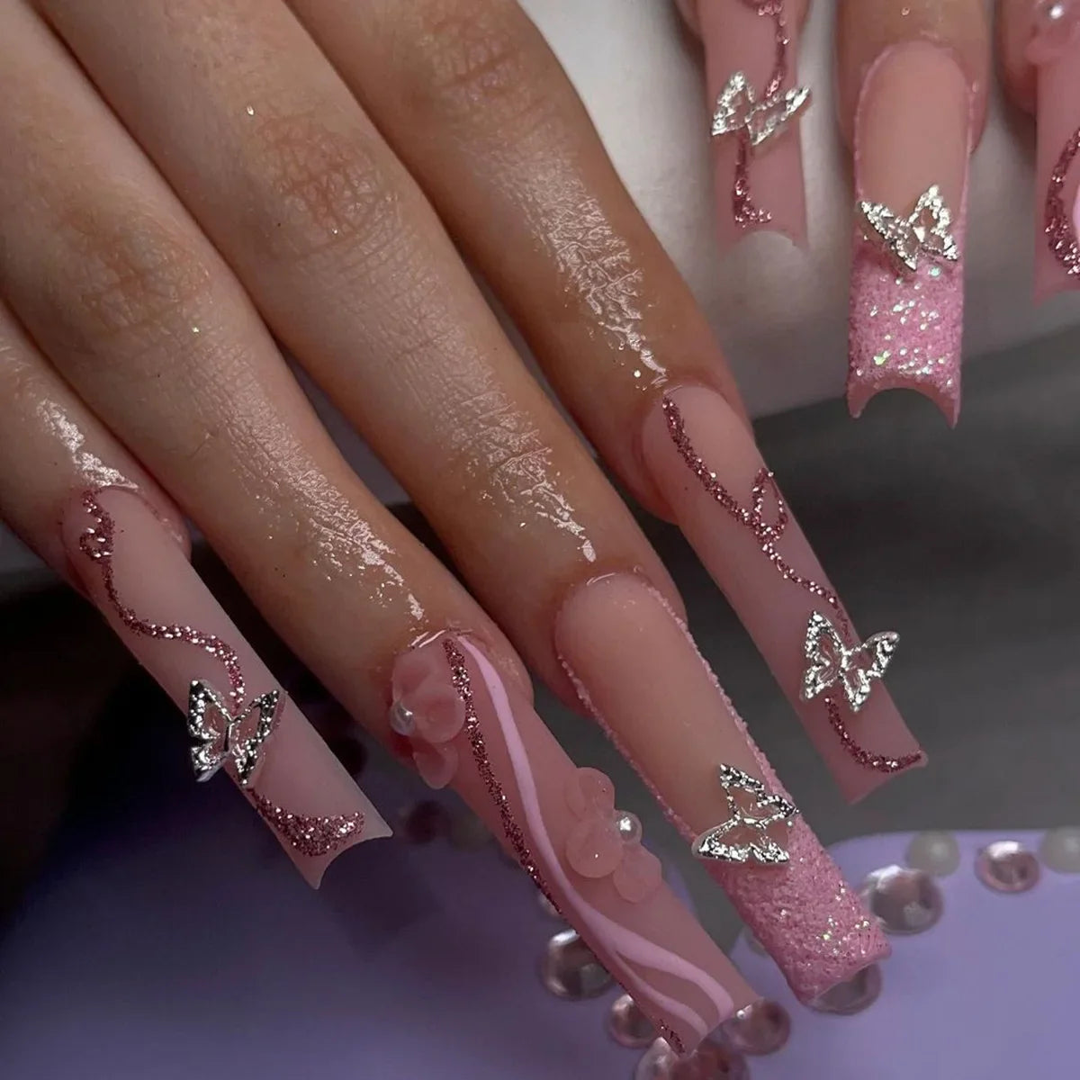 Glamorous Rhinestone-Studded Press-On Nails