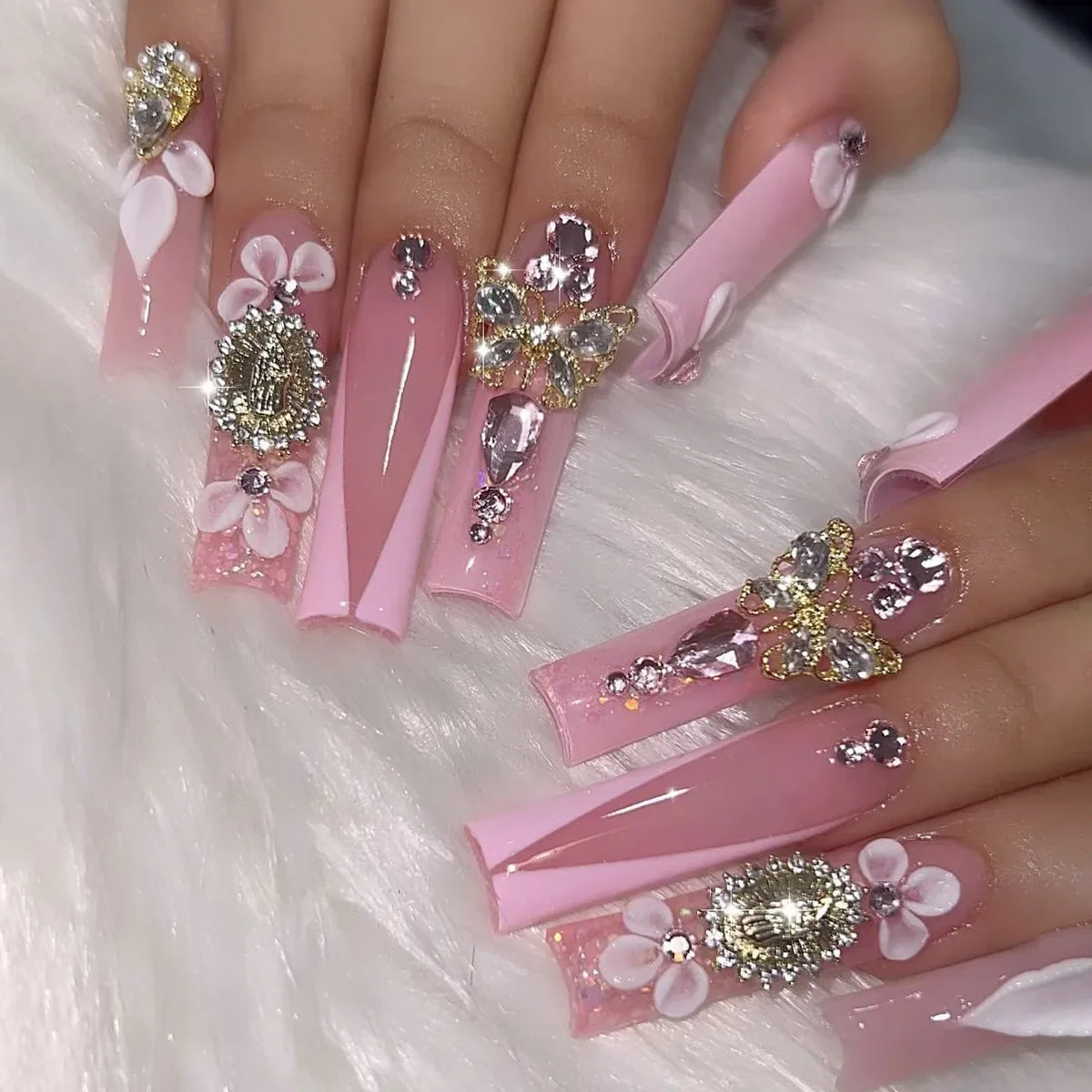 Glamorous Rhinestone-Studded Press-On Nails