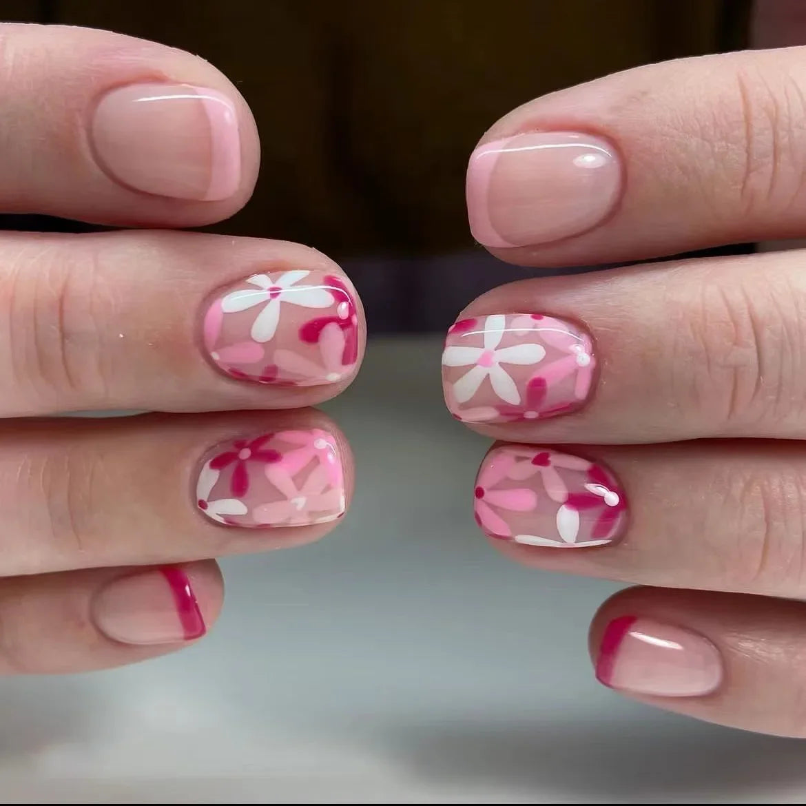 24Pcs Pink Flower Press-On Nails Set