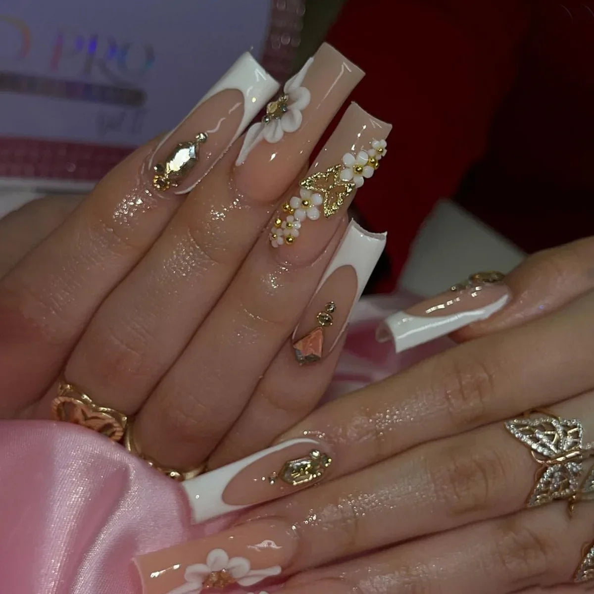Glamorous Rhinestone-Studded Press-On Nails